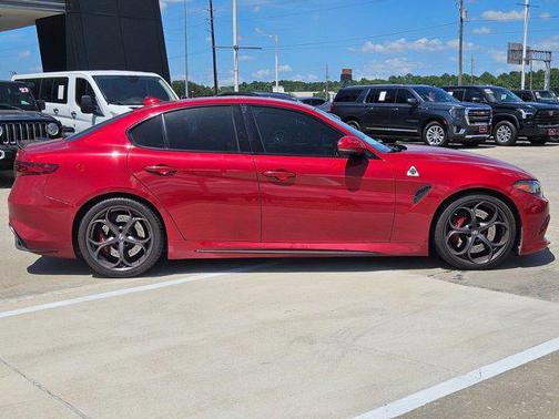 2017 Alfa Romeo Giulia Quadrifoglio