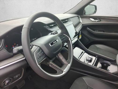Bright White Clearcoat 2026 Jeep Grand Cherokee L Altitude