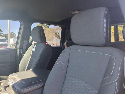 2026 RAM 2500 Tradesman Crew Cab 4x4 6'4' Box