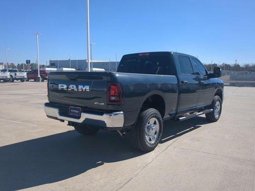 2026 RAM 2500 Tradesman Crew Cab 4x4 6'4' Box