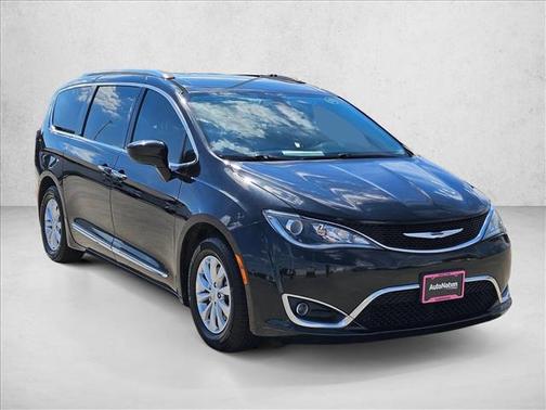 2018 Chrysler Pacifica Touring-L