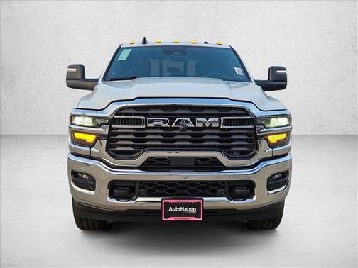 Bright White Clearcoat 2026 RAM 2500 Tradesman Crew Cab 4x4 6'4' Box