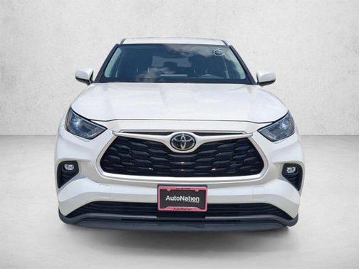 Wind Chill Pearl 2024 Toyota Highlander LE