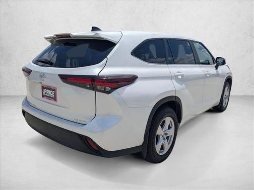 Wind Chill Pearl 2024 Toyota Highlander LE
