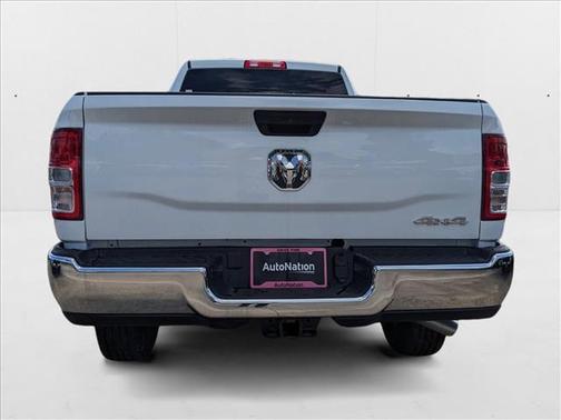 2024 RAM 2500 Tradesman Crew Cab 4x4 8' Box