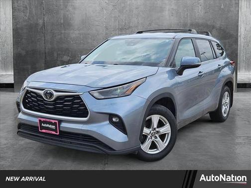 2023 Toyota Highlander LE