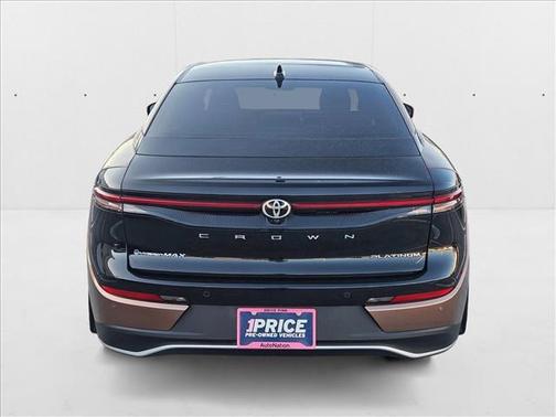 2025 Toyota Crown Platinum