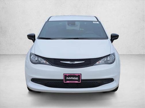 2025 Chrysler Voyager LX