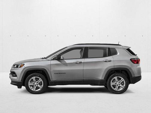 Silver Zynith Metallic Clearcoat 2026 Jeep Compass Latitude