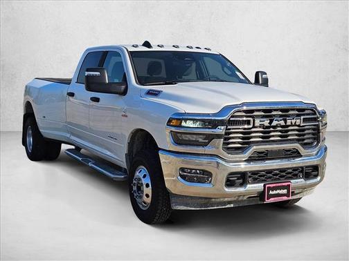 2025 RAM 3500 Lone Star Crew Cab 4x4 8' Box