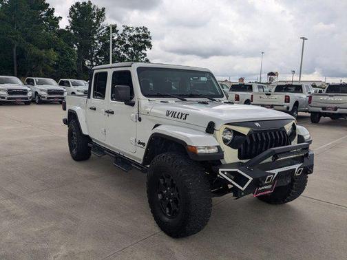 Bright White Clearcoat 2022 Jeep Gladiator Willys 4x4