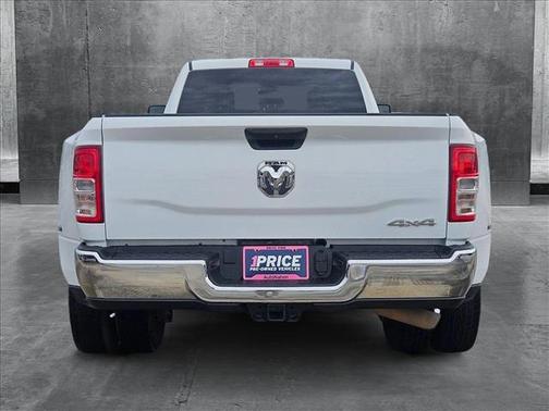 2023 RAM 3500 Tradesman Crew Cab 4x4 8' Box