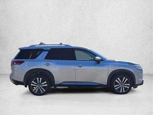 2023 Nissan Pathfinder Platinum FWD