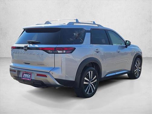 2023 Nissan Pathfinder Platinum FWD