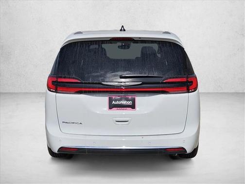 2025 Chrysler Pacifica L