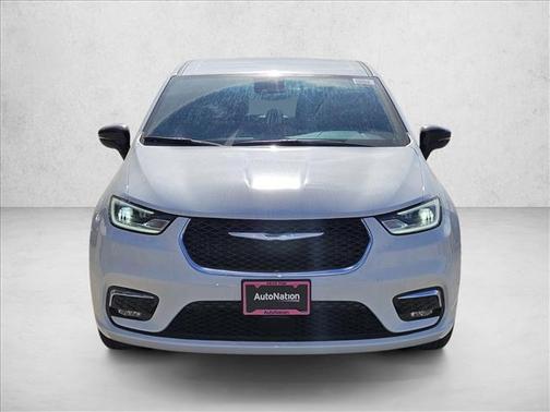 2025 Chrysler Pacifica L