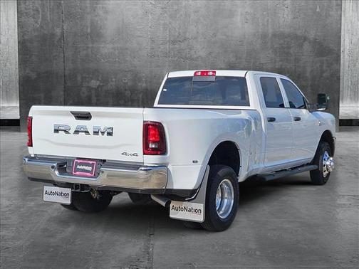 2025 RAM 3500 Tradesman Crew Cab 4x4 8' Box