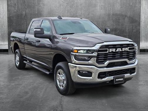 2025 RAM 2500 Tradesman Crew Cab 4x4 6'4' Box