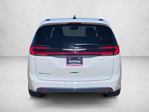 2025 Chrysler Pacifica L