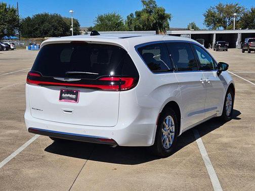 2025 Chrysler Pacifica L
