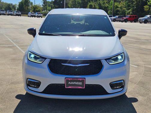 2025 Chrysler Pacifica L