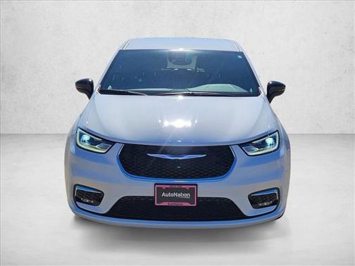 2025 Chrysler Pacifica L