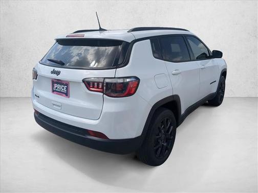 Bright White Clearcoat 2025 Jeep Compass Latitude