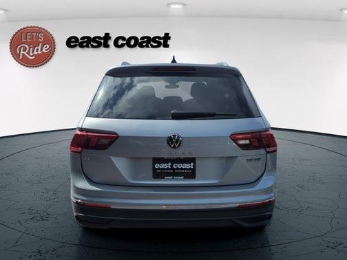 Pyrite Silver Metallic 2022 Volkswagen Tiguan 2.0T SE