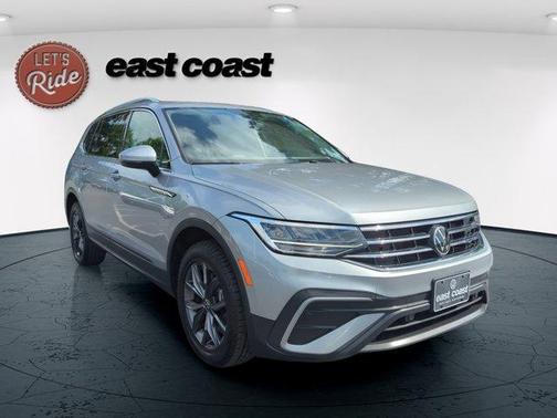 Pyrite Silver Metallic 2022 Volkswagen Tiguan 2.0T SE