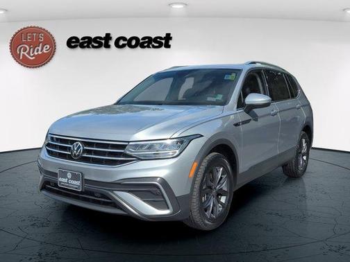 Pyrite Silver Metallic 2022 Volkswagen Tiguan 2.0T SE