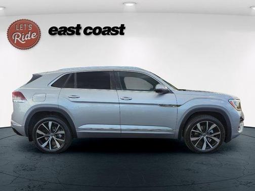 Silver Mist Metallic 2026 Volkswagen Atlas Cross Sport 2.0T SEL Premium R-Line