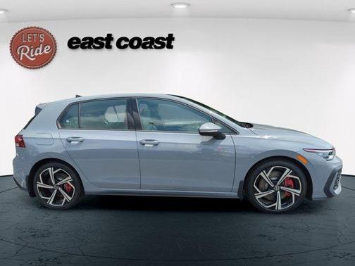 Moonstone Gray 2026 Volkswagen Golf GTI SE