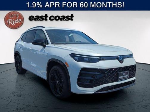 Opal White Pearl 2026 Volkswagen Tiguan 2.0T SE