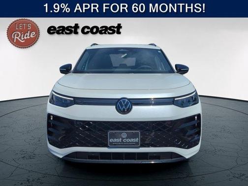 Opal White Pearl 2026 Volkswagen Tiguan 2.0T SE