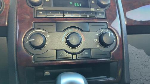 2005 Chrysler 300 Base