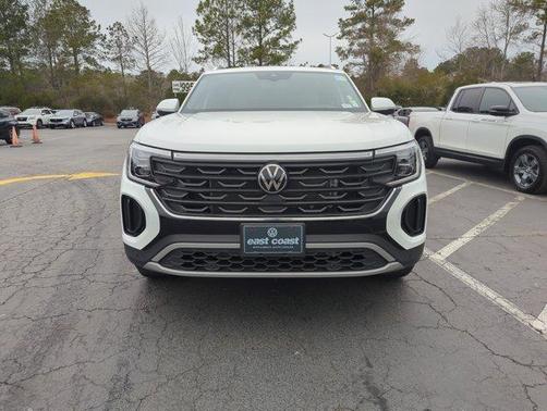 2025 Volkswagen Atlas Cross Sport 2.0T SE w/Technology
