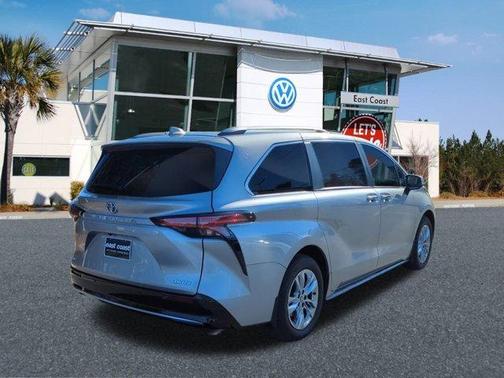 2025 Toyota Sienna Limited