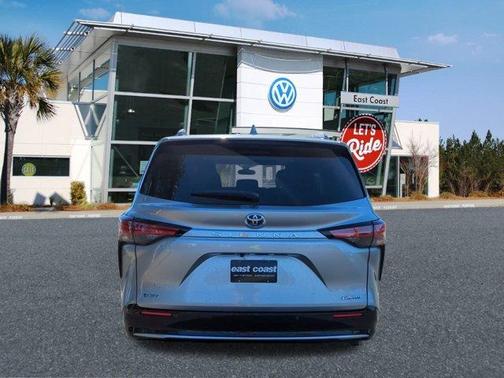2025 Toyota Sienna Limited