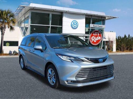 2025 Toyota Sienna Limited
