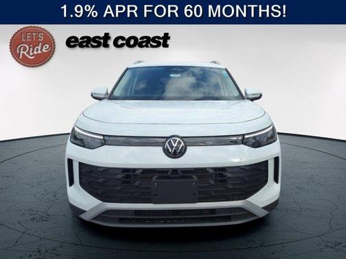 Pure White 2026 Volkswagen Tiguan 2.0T SE
