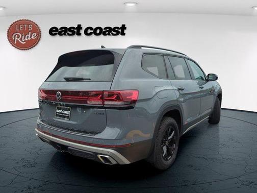 Pure Gray 2026 Volkswagen Atlas 2.0T Peak Edition