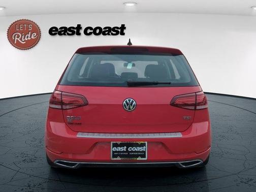 2018 Volkswagen Golf TSI SE