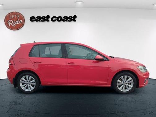 2018 Volkswagen Golf TSI SE
