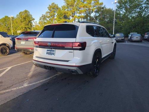 Pure White 2024 Volkswagen Atlas 2.0T Peak Edition SE w/Technology