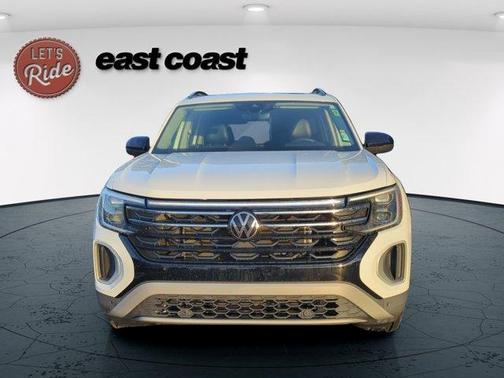 Pure White 2024 Volkswagen Atlas 2.0T Peak Edition SE w/Technology