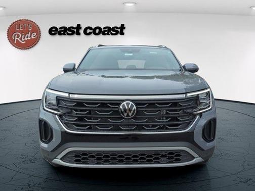 Pure Gray 2026 Volkswagen Atlas Cross Sport 2.0T SE W/TECHNOLOGY
