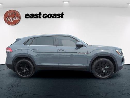 Pure Gray 2026 Volkswagen Atlas Cross Sport 2.0T SE W/TECHNOLOGY