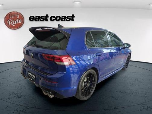 Lapiz Blue Metallic 2026 Volkswagen Golf R 2.0T