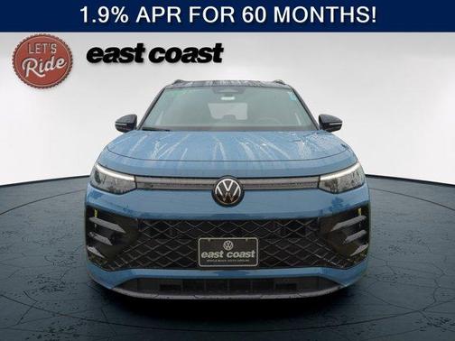 Monterey Blue W/Deep Black Roof 2026 Volkswagen Tiguan 2.0T SE R-Line Black