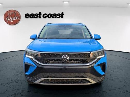 Cornflower Blue 2023 Volkswagen Taos 1.5T SE